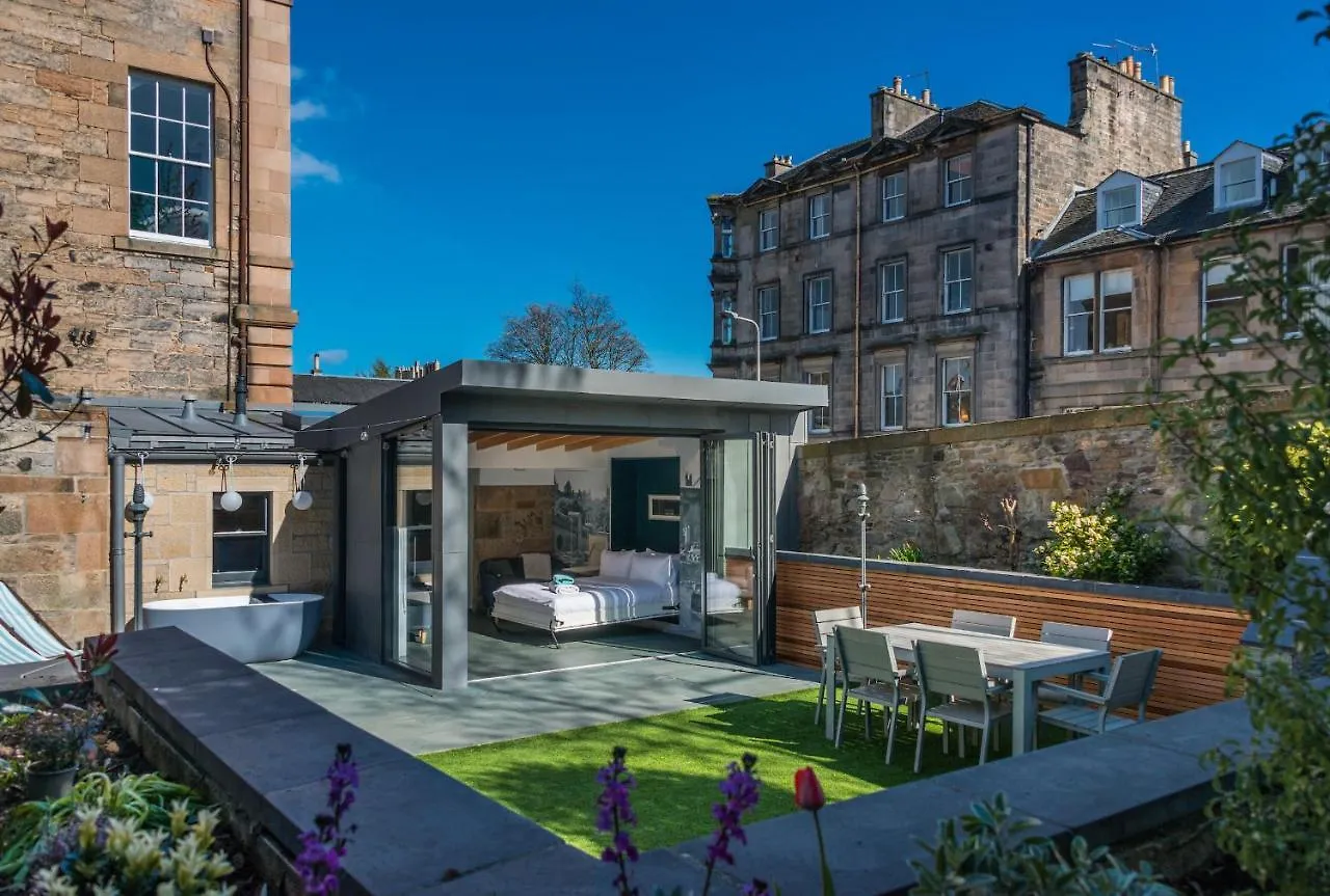 Garden Rooms Edinburgh Apartment