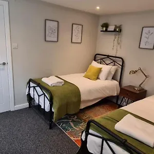 Morris Lodge, - 1 Bedroom, Free Wifi & Parking Southampton