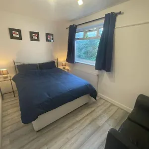 Cheerful 3 Bed Entire House, Newly Refurbished , Manchester United Kingdom